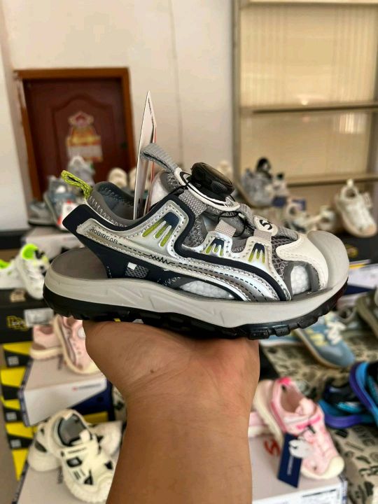 品牌儿童运动包头凉鞋