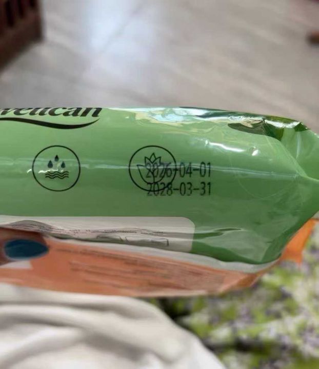外贸湿巾现货10吨。