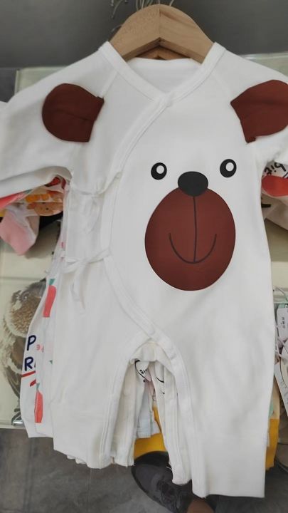 品牌蝴蝶哈衣