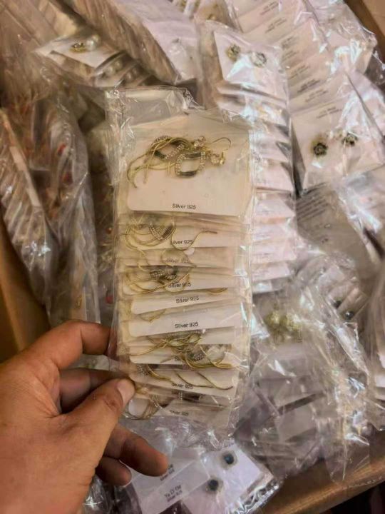 杂款耳饰品  几百斤