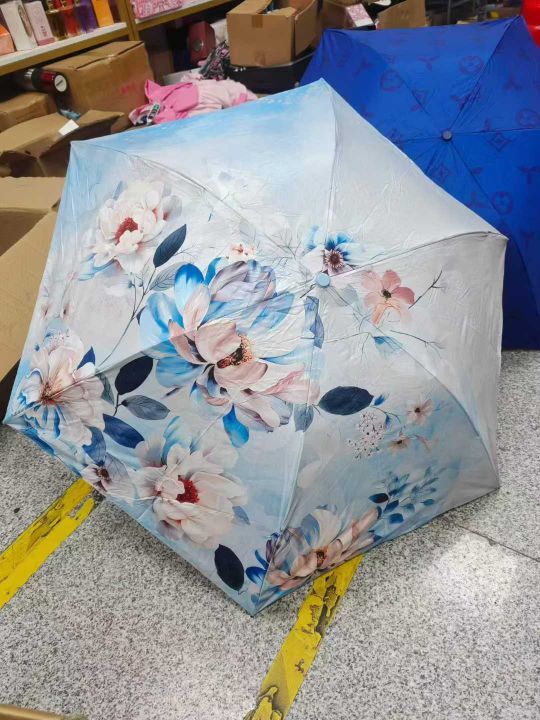 黑胶防晒五折雨伞，铅
