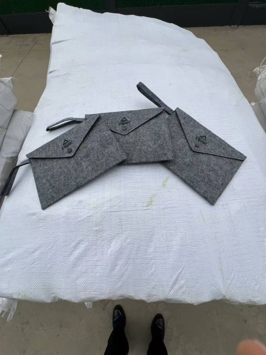 品牌毛毡包到货700