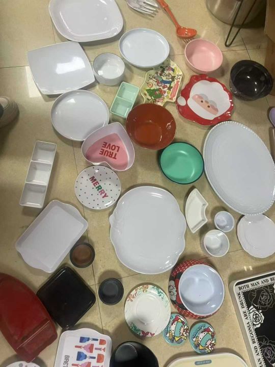 密胺餐具10吨左右，