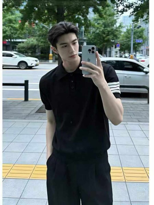 高级感黑色翻领条纹针