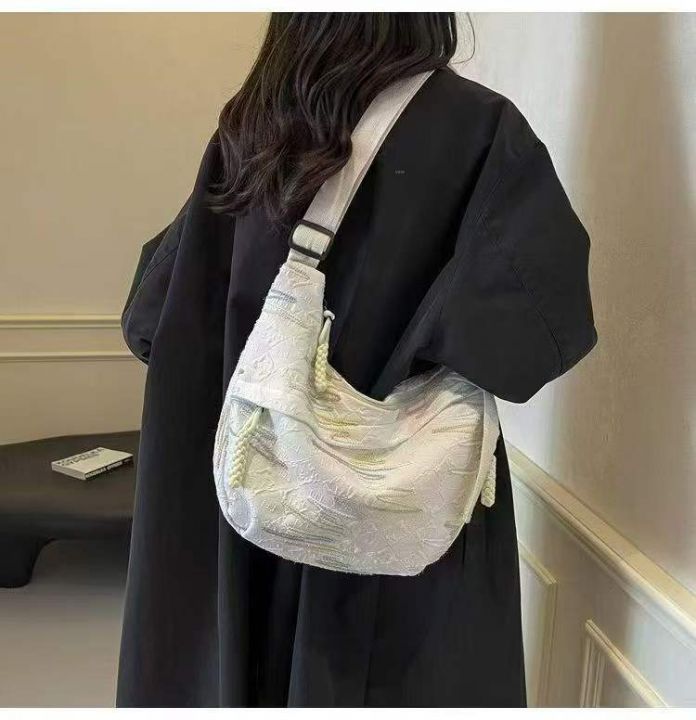 1000个左右，个位