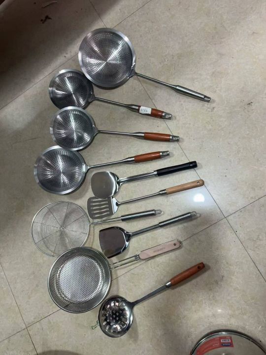 铲勺漏一吨左右，全清