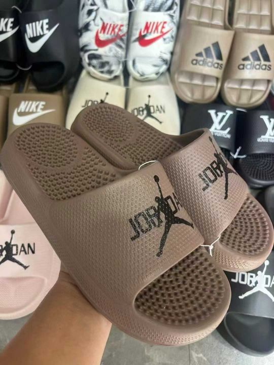 拖鞋36-45码。6