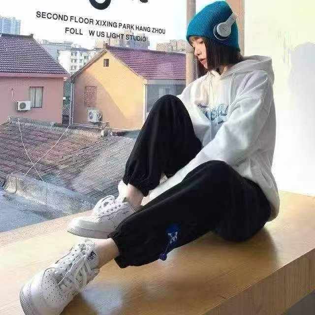 潮牌运动宽松女款休闲