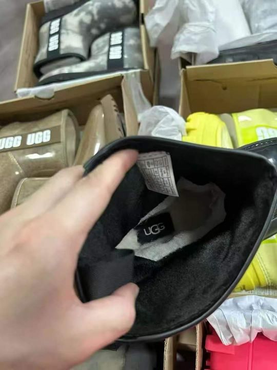 1500双UGG女款