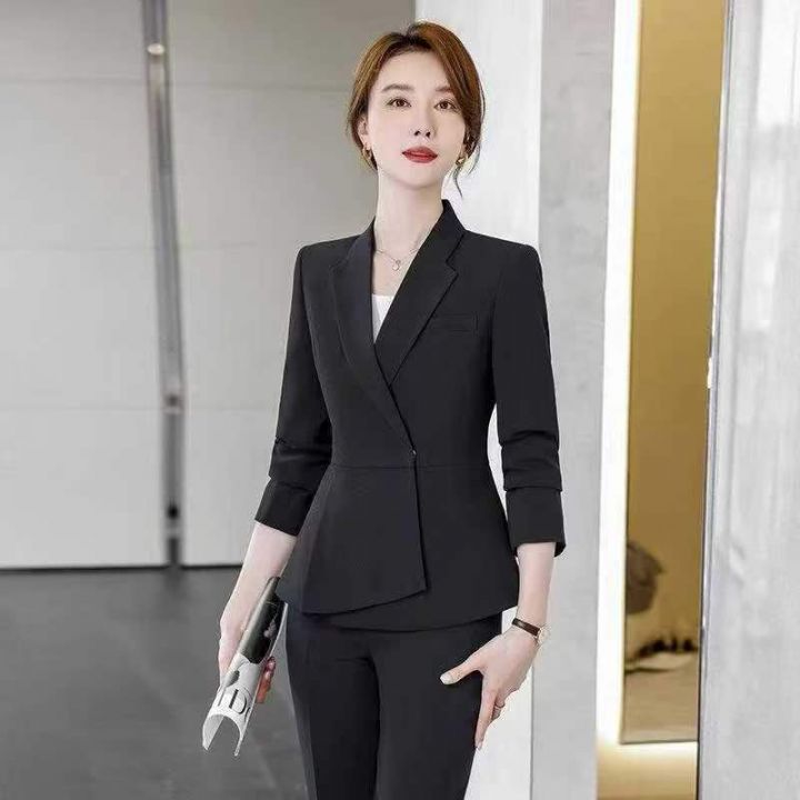 高品质女士长袖款西装