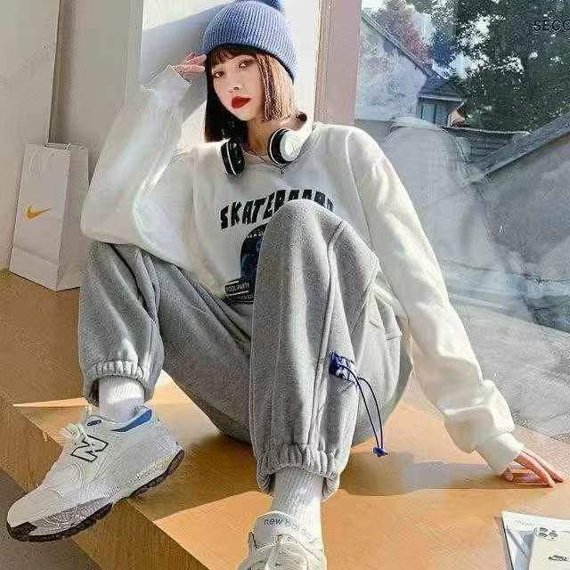 潮牌运动宽松女款休闲