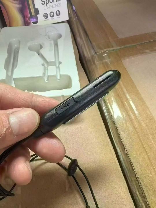出口外贸挂脖蓝牙耳机