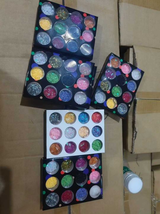 美甲闪片500盒左右