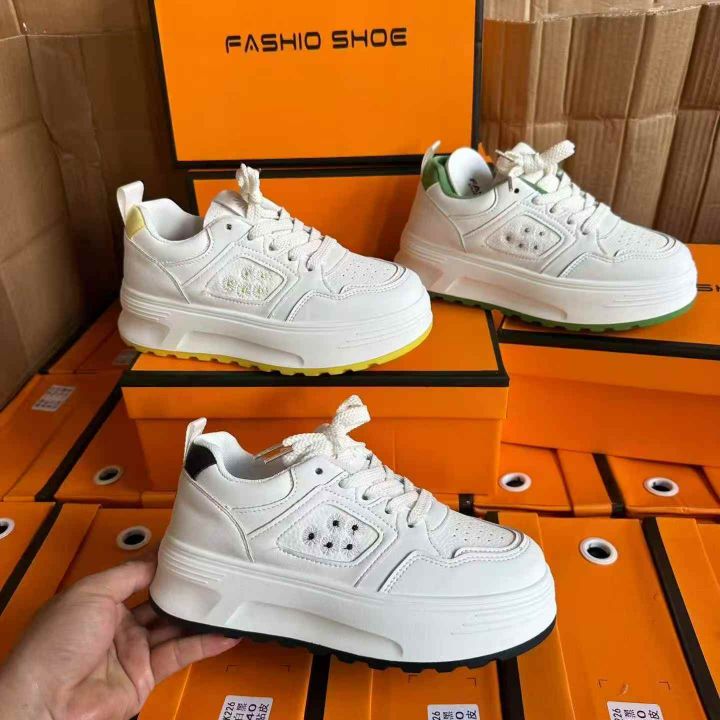 贴皮厚底休闲女鞋天地