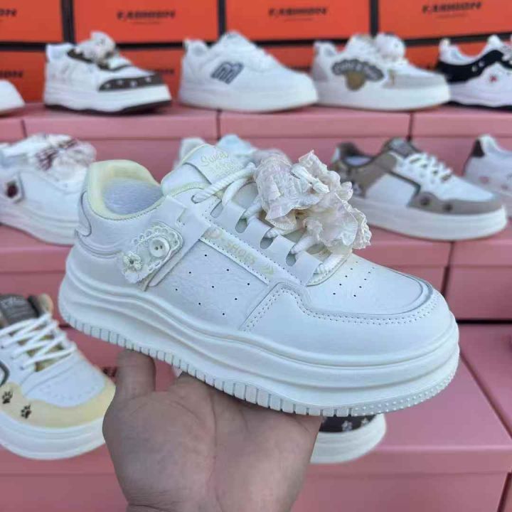 新款时尚休闲运动女鞋