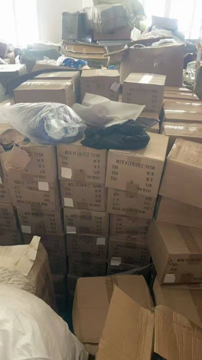 游泳眼镜8000个 