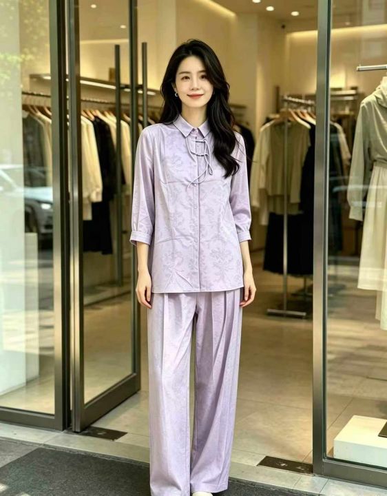 女装多款休闲套装，面