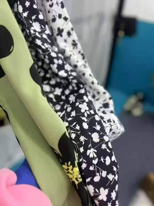 新款韩式V领碎花长袖