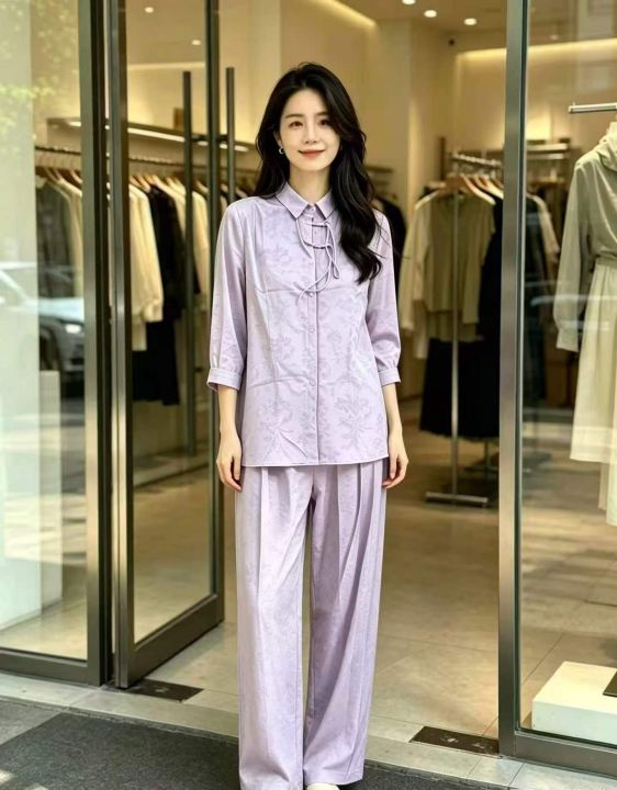 女装多款休闲套装，面