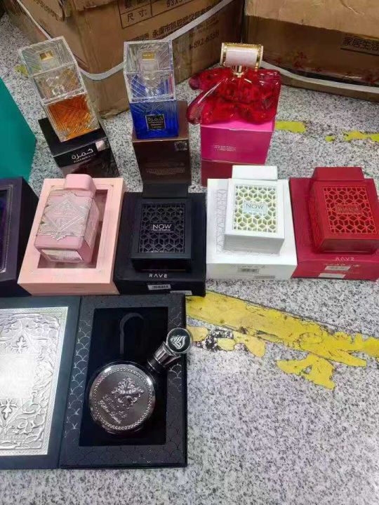高端香水1500瓶左