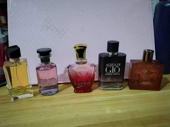 高档香水2400瓶，