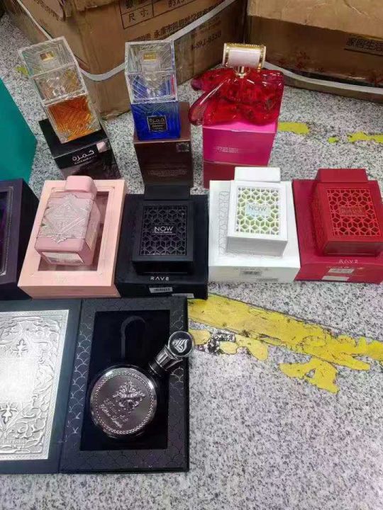 高端香水1500瓶左