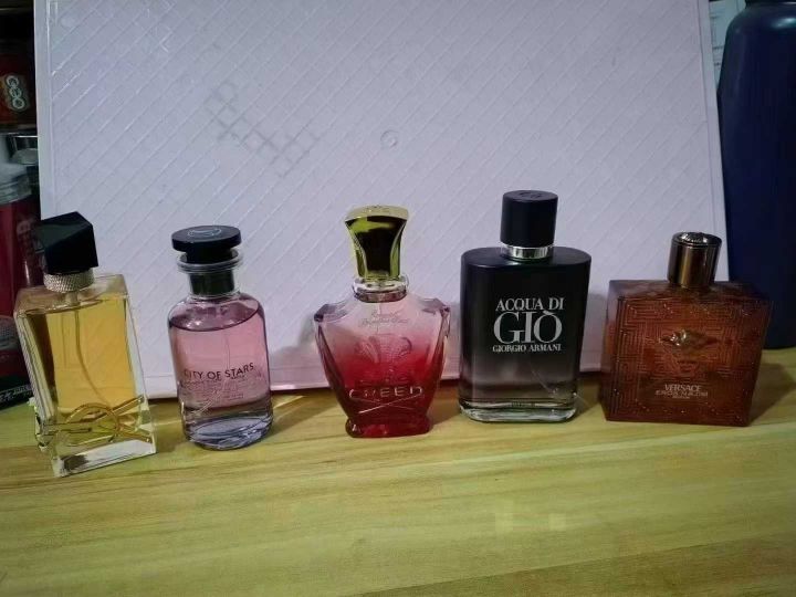 高档香水2400瓶，
