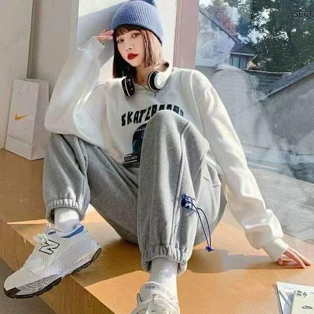潮牌运动宽松女款休闲