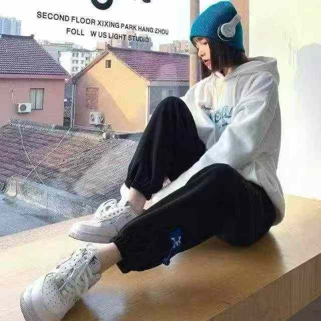 潮牌运动宽松女款休闲
