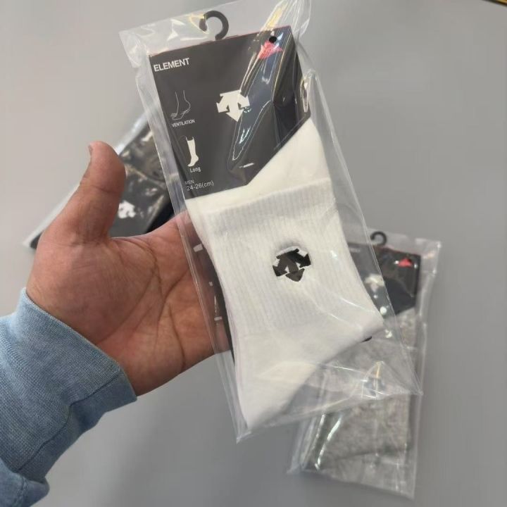 迪家袜子三个颜色