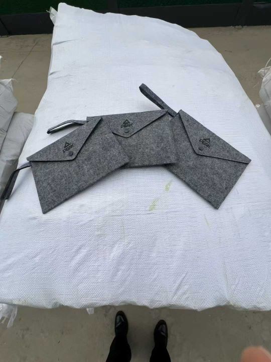 品牌毛毡包 7000