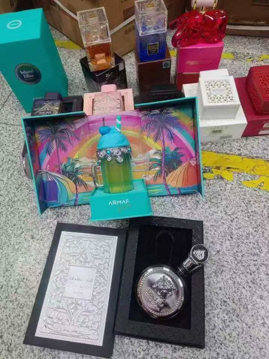 高端香水1500瓶左
