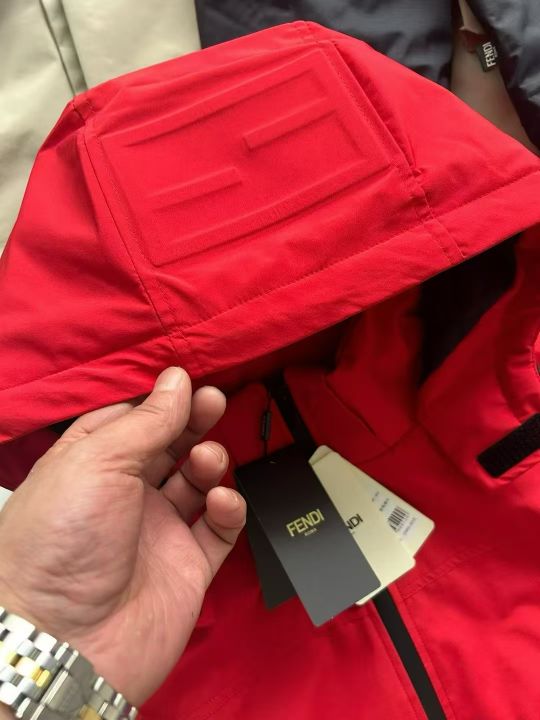 芬迪棉服900来件可