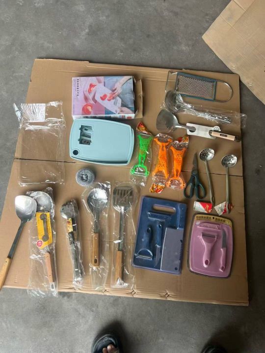 杂款餐具1000斤，