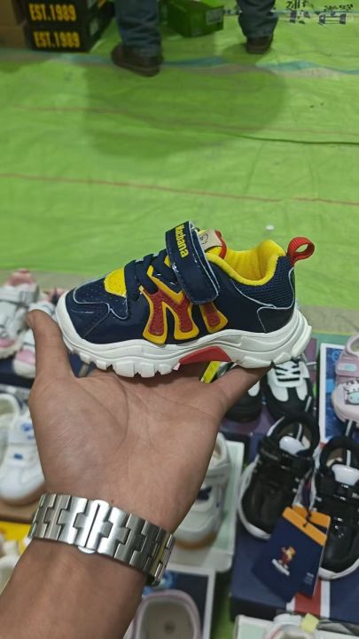 品牌儿童鞋2000多